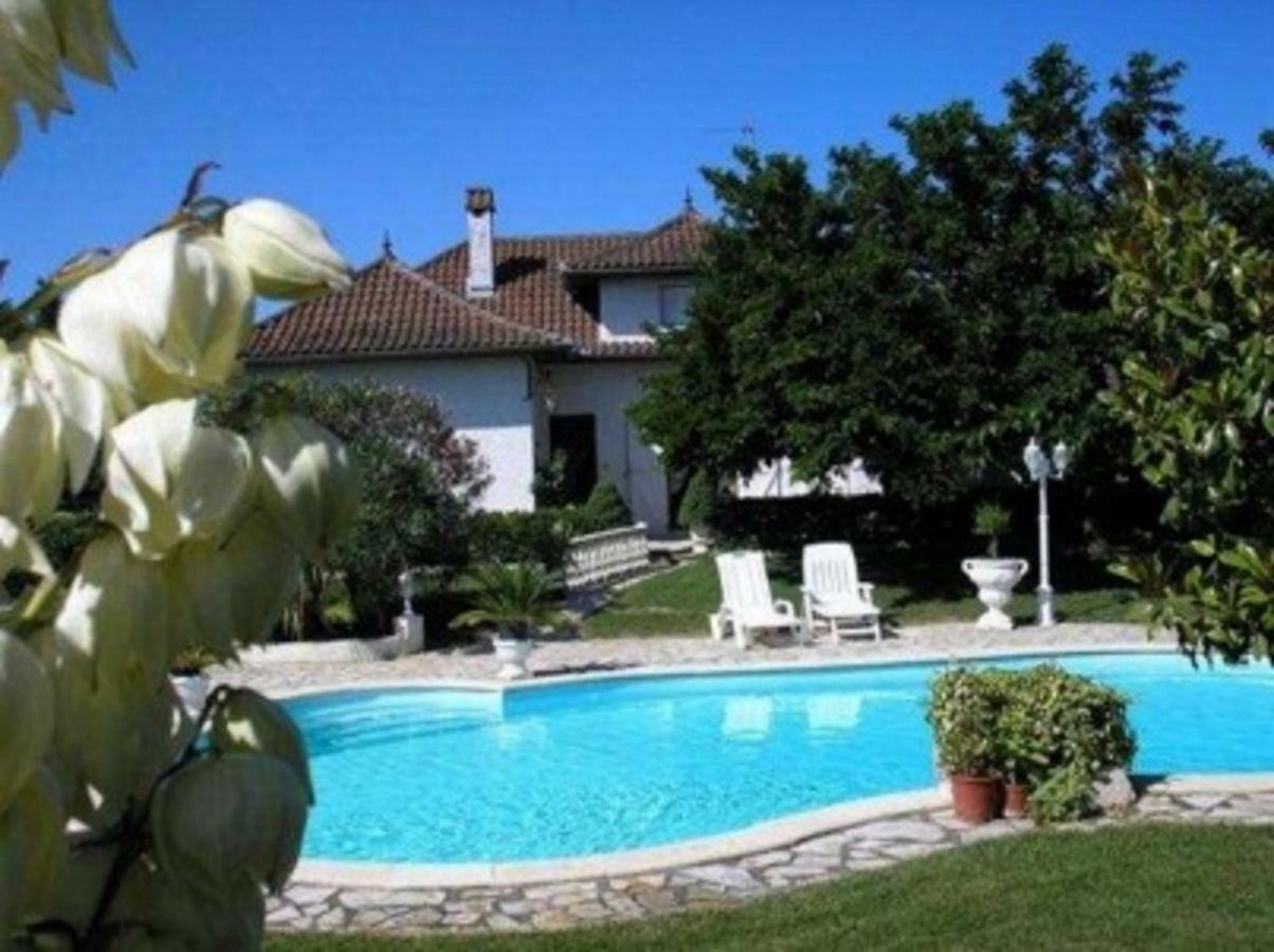 Chambre D'Hotes Bleue Saint-Nicolas-de-la-Grave Exterior photo
